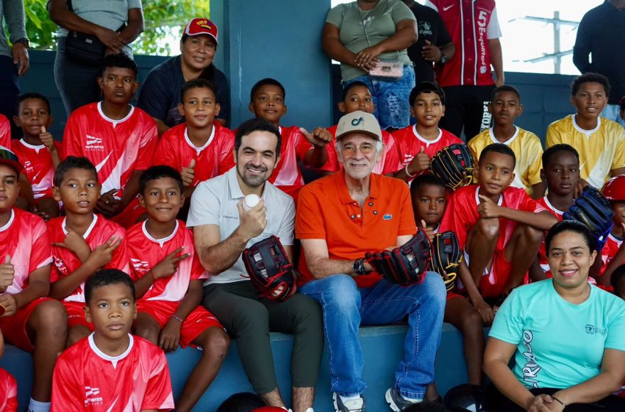 Escuelas de béisbol abren el diamante a 150 niños y niñas del sur del Atlántico