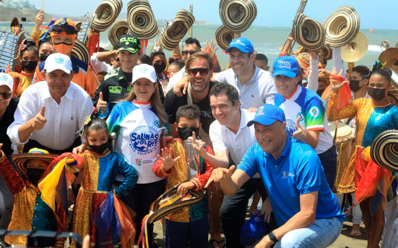 Fotografía de la gobernadora Elsa Noguera en Inauguración del Mundial de Kitesurf en Salinas del rey