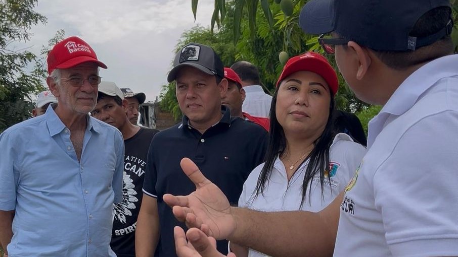 Gobernador Verano en mejoramientos de vivienda en Usiacurí c163