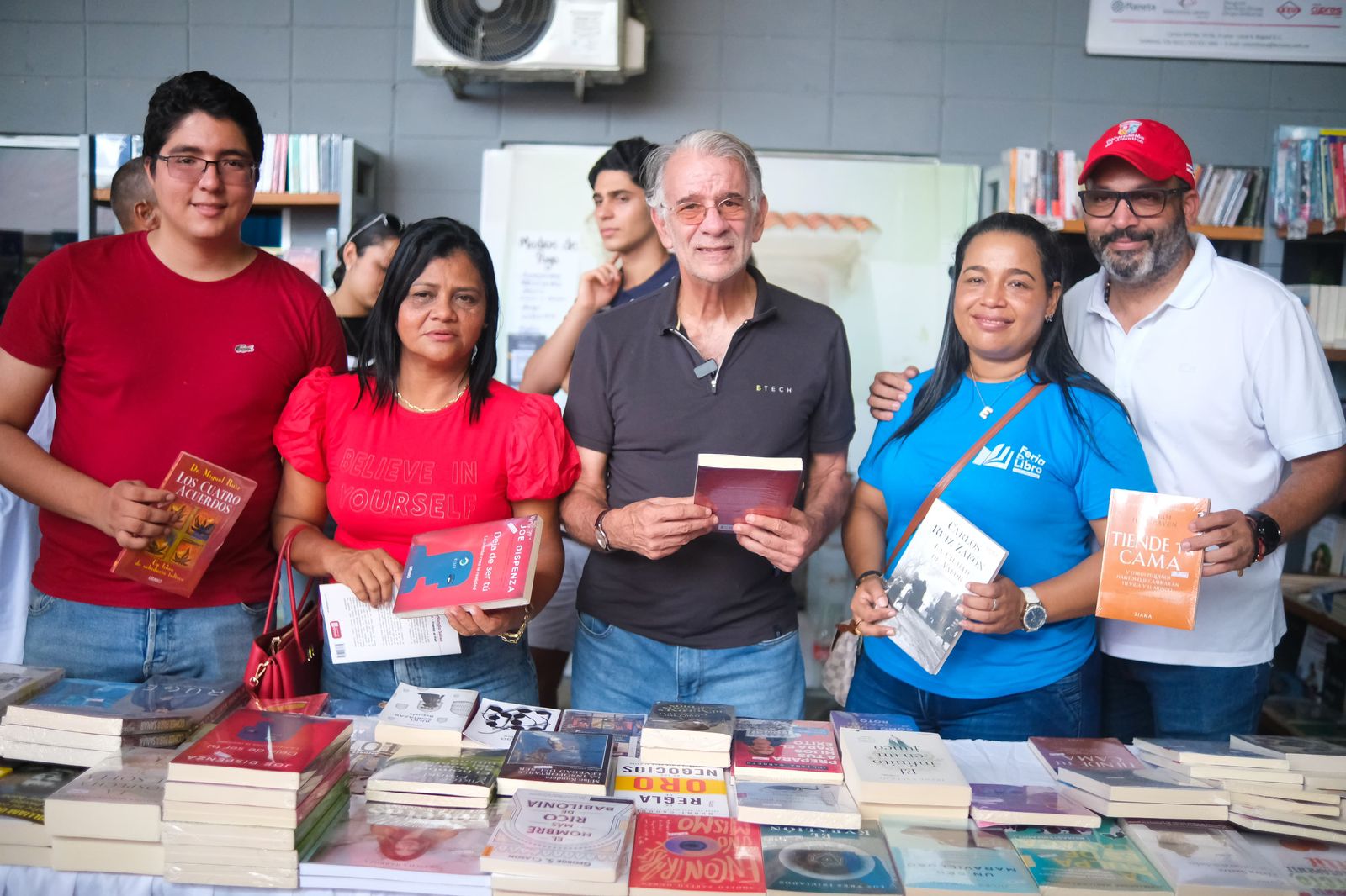 Santo Tomás celebra la literatura con la Feria del Libro ‘Palabras al Corazón’ Santo Tomás celebra la literatura con la Feria del Libro ‘Palabras al Corazón’