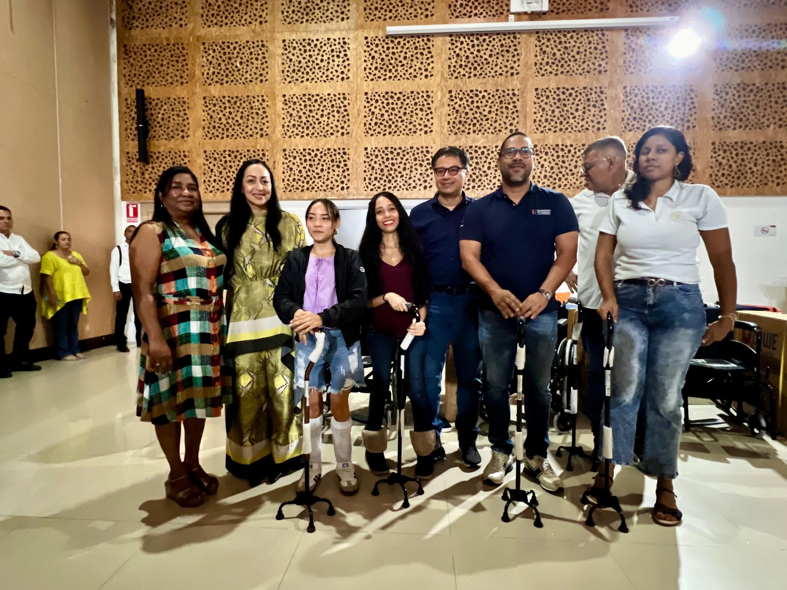 Gobernación del Atlántico entregó ayudas técnicas a estudiantes con discapacidad de la Uniatlántico Gobernación del Atlántico entregó ayudas técnicas a estudiantes con discapacidad de la Uniatlántico