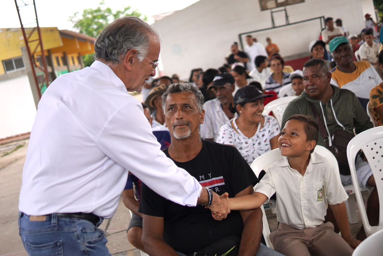 Gobernación del Atlántico presenta plan de acción para atender la crisis de agua potable en el corregimiento de Leña Gobernación del Atlántico presenta plan de acción para atender la crisis de agua potable en el corregimiento de Leña