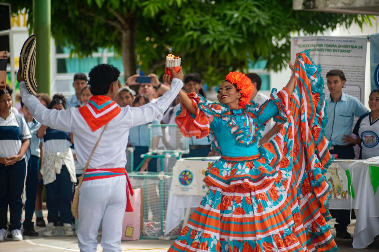 Gobernación del Atlántico respalda la décima edición de “Baranoa Danzando sin Fronteras”, un homenaje a los maestros de la danza Gobernación del Atlántico respalda la décima edición de Baranoa Danzando sin Fronteras un homenaje a los maestros de la danza