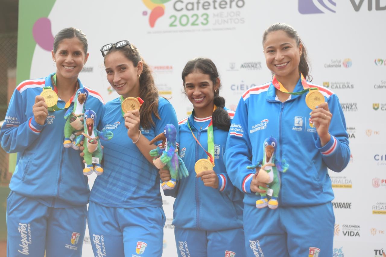 Categoría tenis por equipos, femenino Atlantico El tenis y el Surf le entregaron dos medallas mas de oro al Atlantico