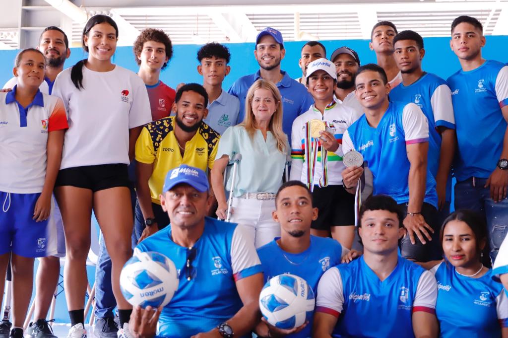 entrega de implementación deportiva a 20 Ligas del departamento, a menos de tres meses de que se inicien los Juegos Deportivos Nacionales y Paranacionales del Eje Cafetero 2023. Atlantico implementacion deportiva a Ligas del Atlantico