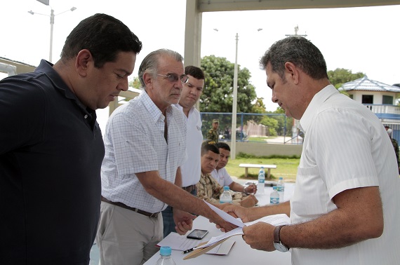 Gobernador Eduardo Verano reunido con líderes comunales en Malambo