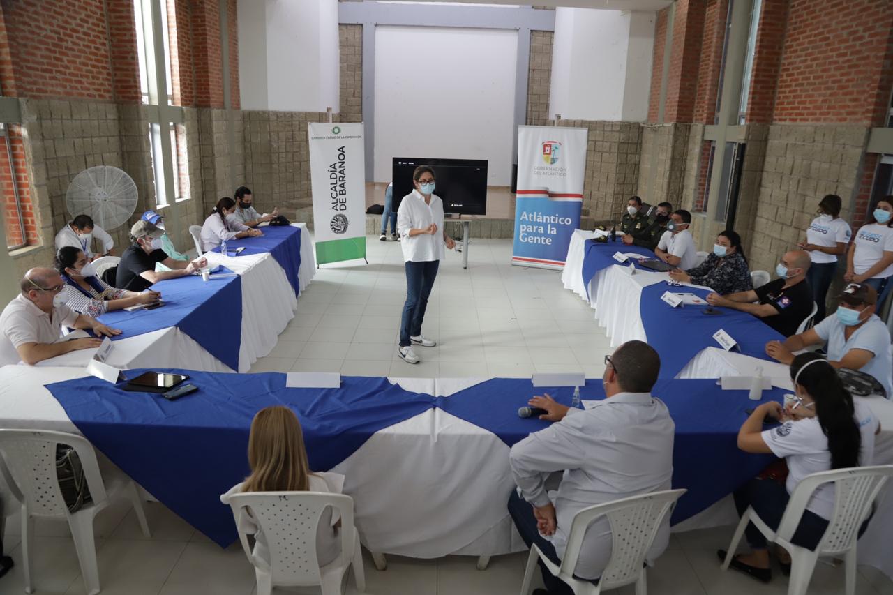 La Gobernadora del Atlántico visitó hoy el municipio de Baranoa para reforzar las medidas de prevención y vigilancia y así frenar el acelerado contagio del virus.
