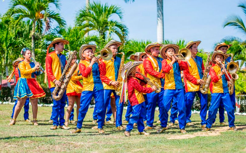 Con una adaptación de su tema 'Cumbiana', Carlos Vives exalta el talento de la Banda de Baranoa
