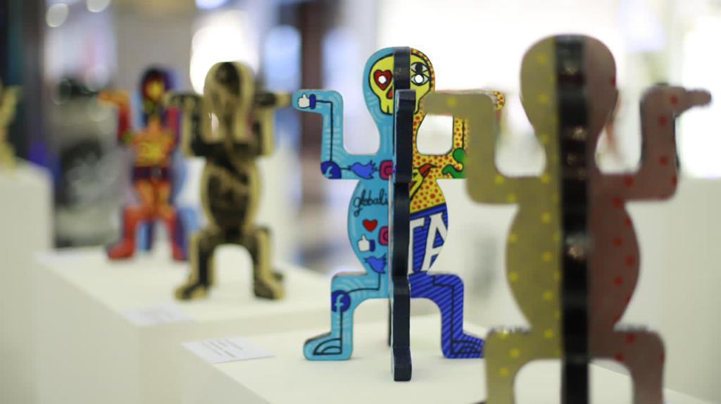 Luego de la intervención artística de los artistas, las obras seleccionadas se exhiben desde hoy en el Centro Comercial Buenavista.