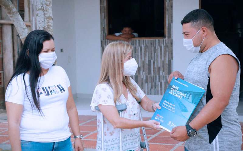 "245 familias de Baranoa ya pueden decir ¡tengo casa propia!": Elsa Noguera