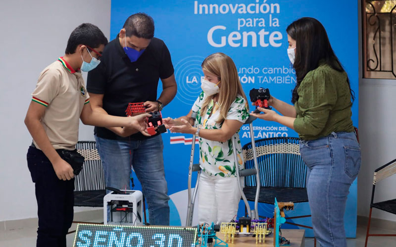 Fotos estudiantes beneficiario del proyecto